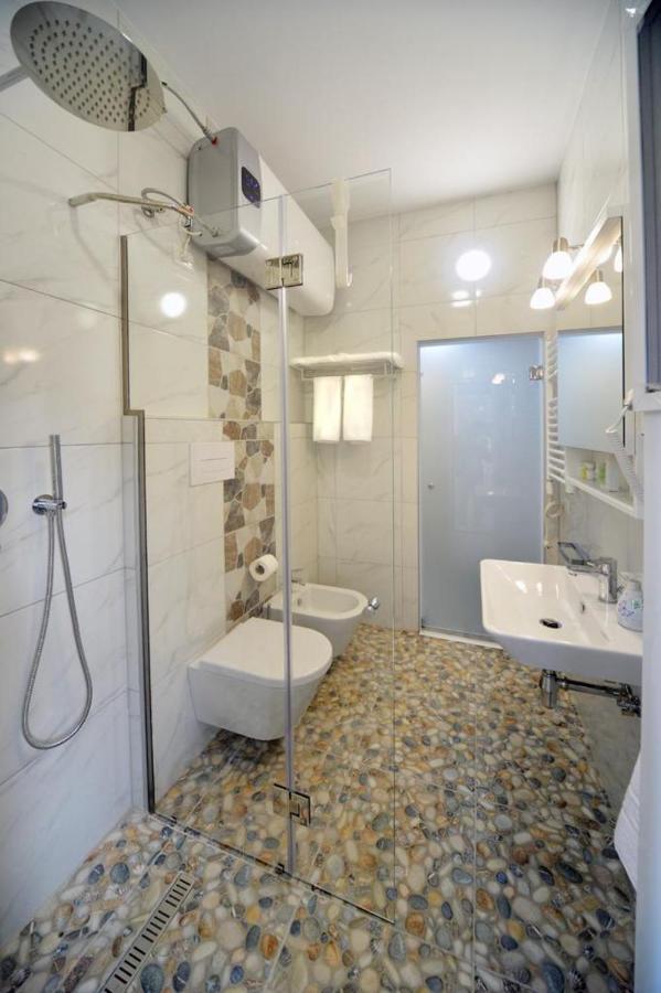 Konak Rooms L Skanderbeg Square Tirana Exterior foto